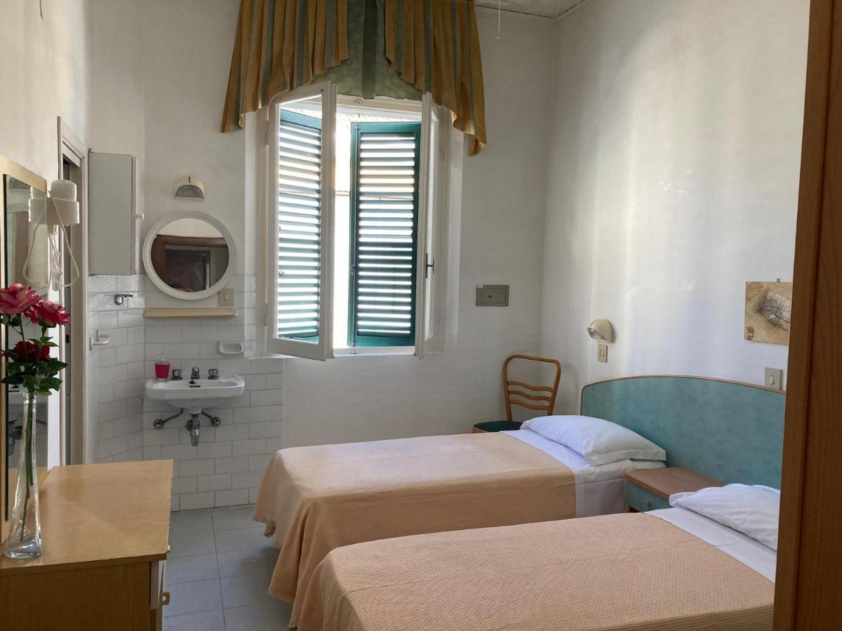 Hotel Villa Sorci Римини Экстерьер фото