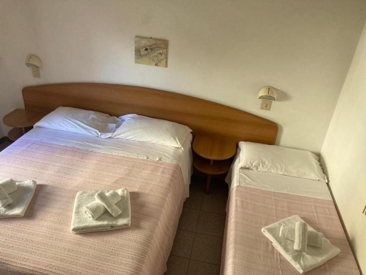 Hotel Villa Sorci Римини Экстерьер фото