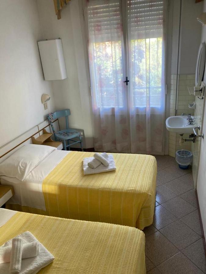 Hotel Villa Sorci Римини Экстерьер фото
